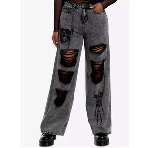 Hot Topic Black Faded Wash Skull Side Chain Wide Leg Jeans Size 7/30” Nwot